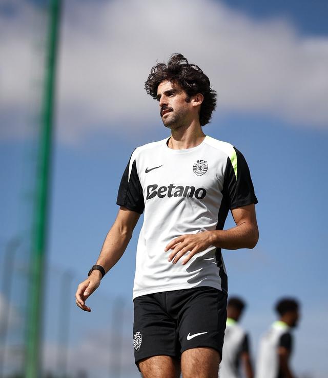 星空体育重磅！成都蓉城清晨临场应变今晚里尔备战葡超，波尔图国际比赛日防线松动(葡超波尔图球员)